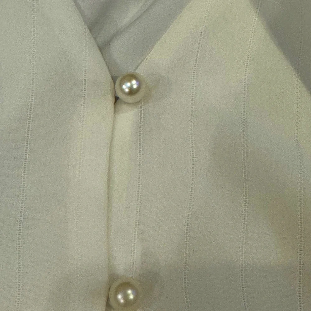 Wayf Cream 3/4 Sleeve Tie-Front Crop Blouse Size L - Picture 7 of 9